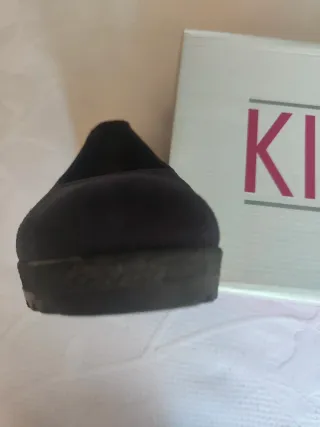 Zapatos salón piel serraje azul noche KISSIA