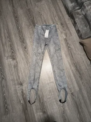 Vaqueros grises pitillo tipo leggins cintura alta