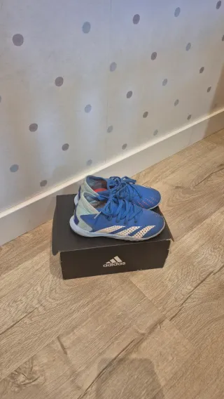 Zapatillas Adidas Fútbol Niño Talla [30]