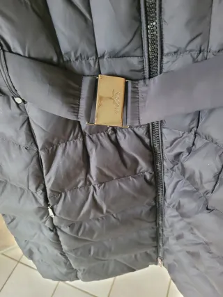 Piumino donna nero lungo con cintura