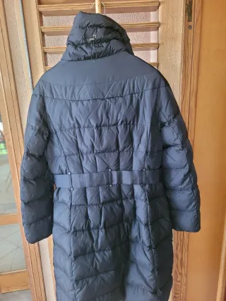 Piumino donna nero lungo con cintura