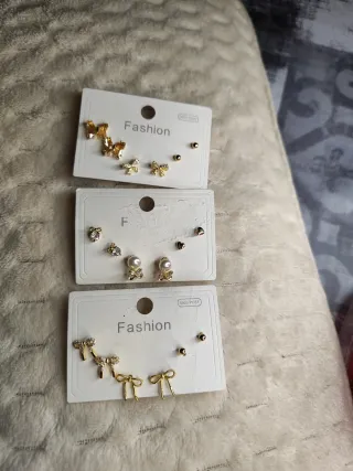 Aros de rodio con cuentas doradas y plateadas