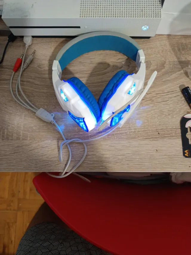 Cascos Gaming con Luces LED Azules