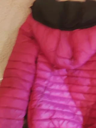 Chaqueta acolchada reversible rosa y negra