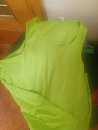 Camiseta deportiva ROLY verde talla M