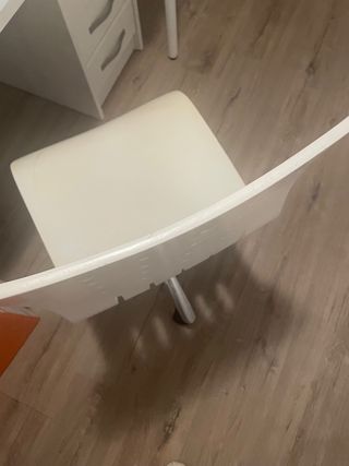 Silla de escritorio blanca