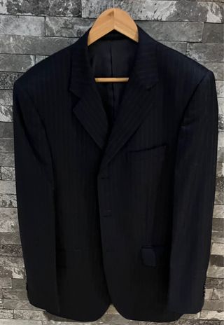 Traje de vestir azul a rayas
