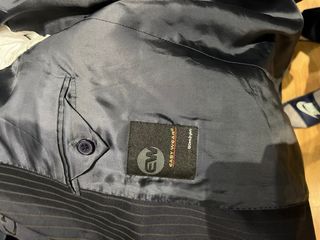 Traje de vestir azul a rayas
