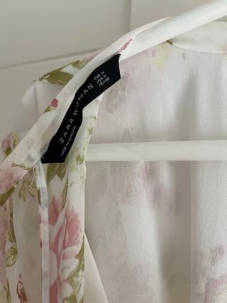 Vestido floral Zara