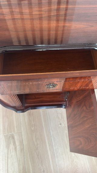 Mueble de entrada y espejo de madera