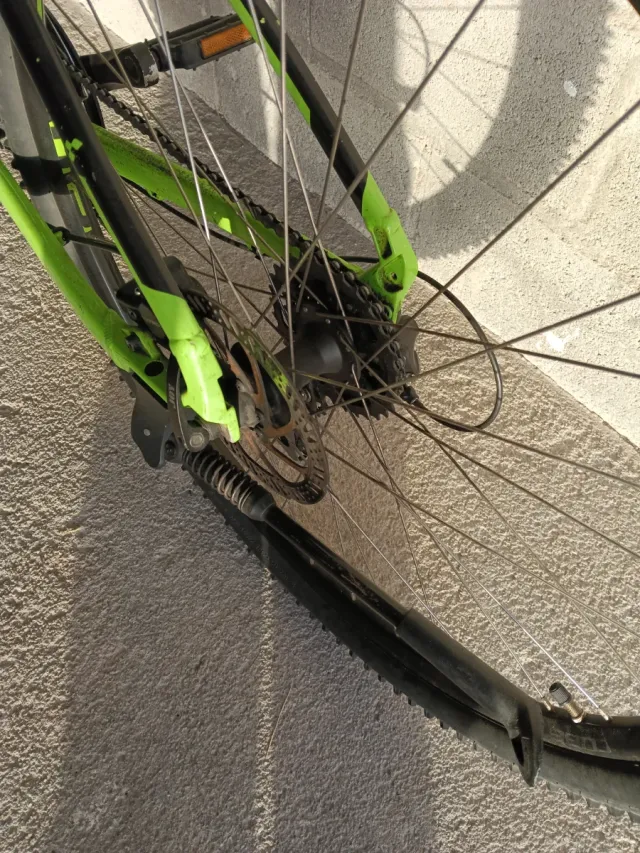 Bicicleta CUBE verde