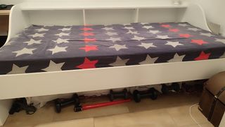 Cama individual con colchón y somier