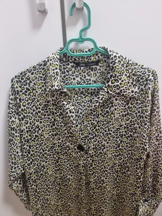 Camisa Zara Estampado Animal Talla M