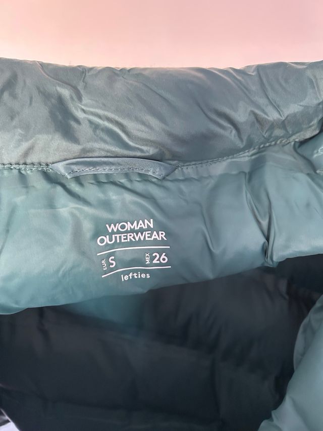 Cazadora acolchada verde. Sin usar