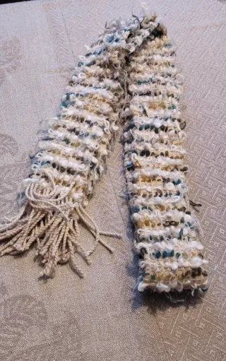 Bufanda tejida multicolor con flecos