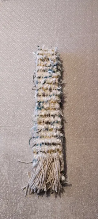 Bufanda tejida multicolor con flecos