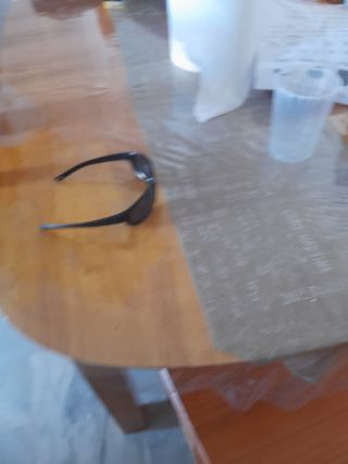 Gafas de montaña negras y marrones