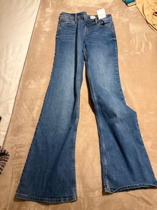 Pantalón campana sin estrenar