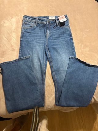 Pantalón campana sin estrenar