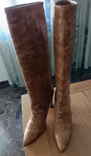 Stivali in vera pelle effetto coccodrillo