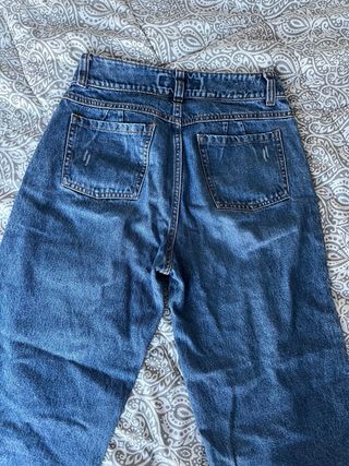 Pantaloni palazzo blu. dice che è un 38 ma veste34