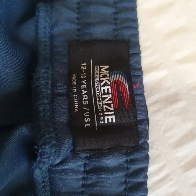 Pantalón corto McKenzie niño azul y blanco