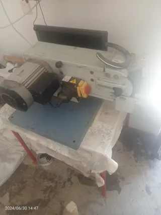 Lijadora de banda industrial