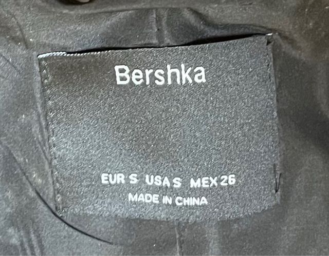 Chaqueta pelo Bershka negra Talla S