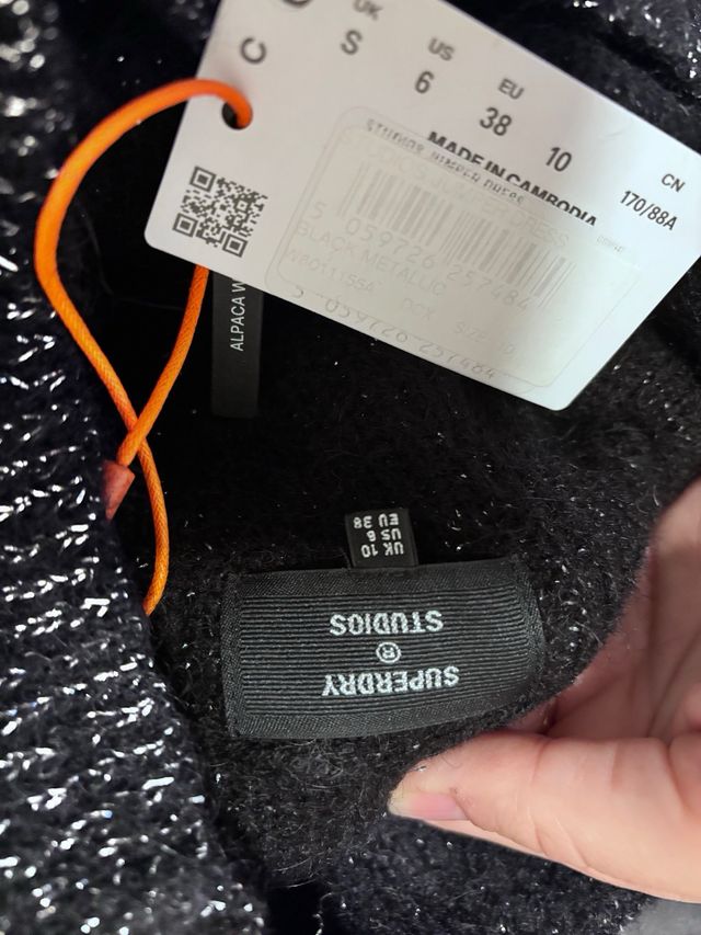 Vestido punto Superdry negro plateado