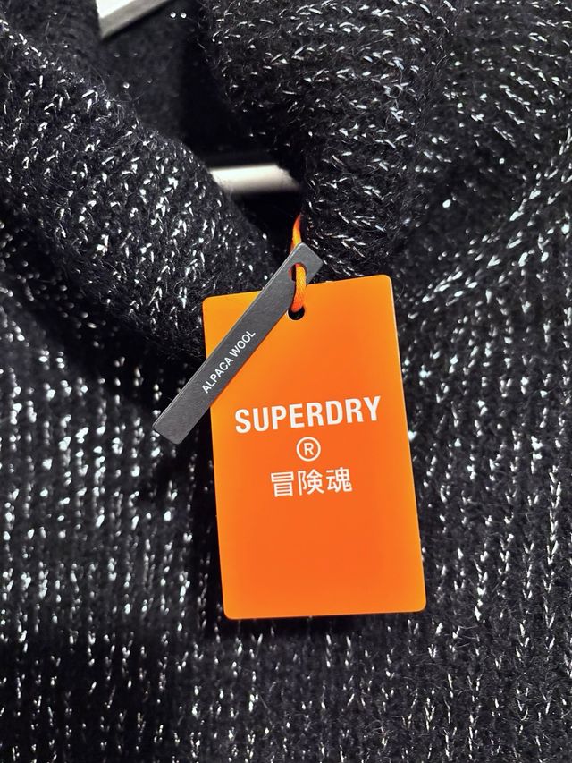 Vestido punto Superdry negro plateado