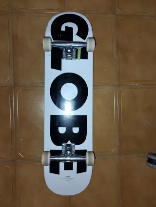 Skate Globe G0 Fubar Blanco-Negro 8''