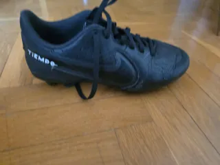 Botas de fútbol Nike Tiempos Talla 36