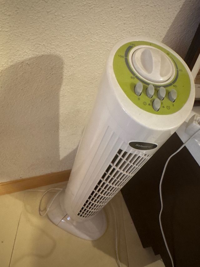 Torre de aire frío Selecting blanca