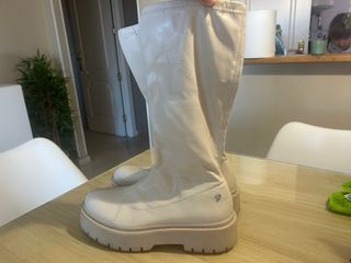 Botas altas beige/blancas 41 GIOSSEPO