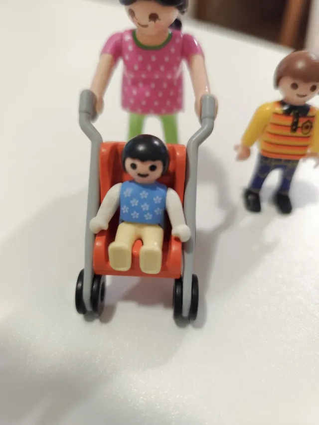Playmobil Madre con niños y carrito