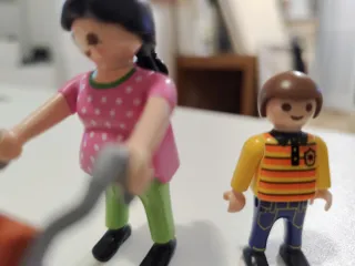 Playmobil Madre con niños y carrito