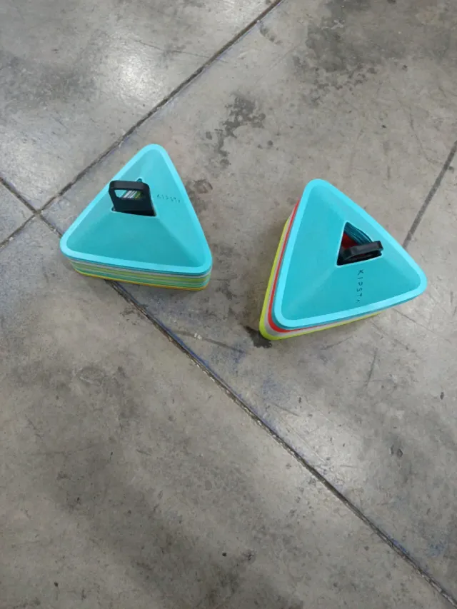 Conos de entrenamiento fútbol (pack) 55 conos.