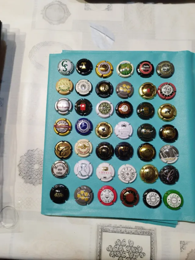 Lotto numero 29. 84 bottiglie di spumante