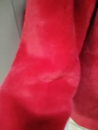 Abrigo pelo suave rojo
