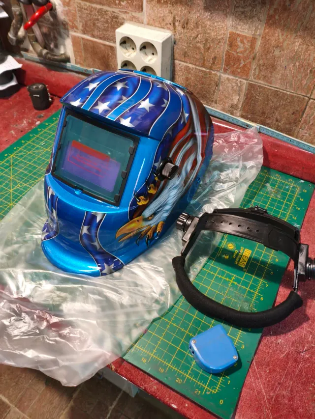 Casco pantalla de soldadura con diseño de águila