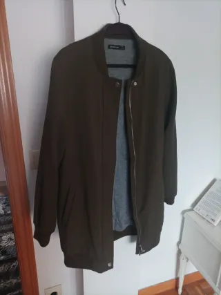 Bomber larga Stradivarius Talla M verde militar
