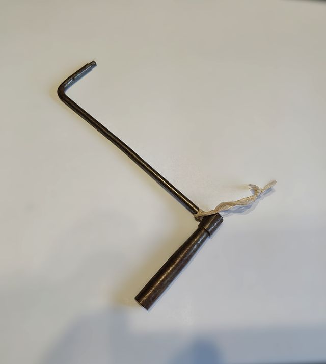 Chiave a manovella in ferro antica per orologio