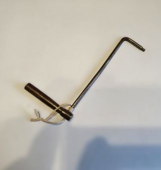 Chiave a manovella in ferro antica per orologio