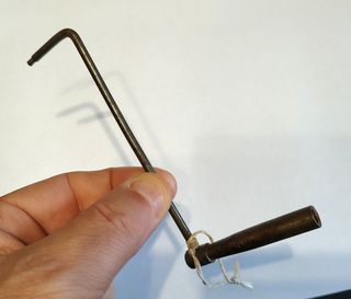 Chiave a manovella in ferro antica per orologio