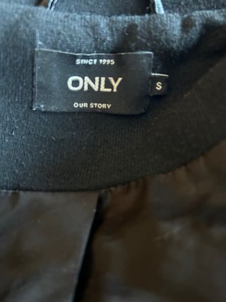 Cappotto Only nero con cappuccio