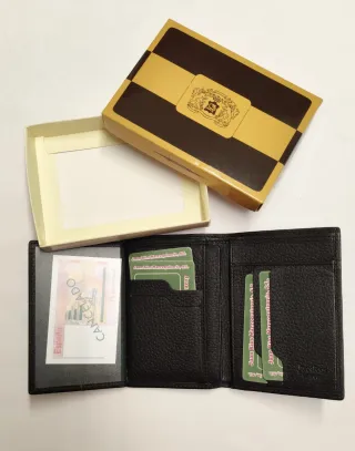 Billetera de piel para hombre