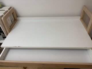 Escritorio blanco y madera color roble - jysk.
