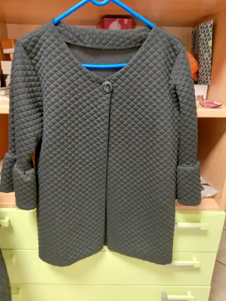 Cappottino trapuntato con bottoni
