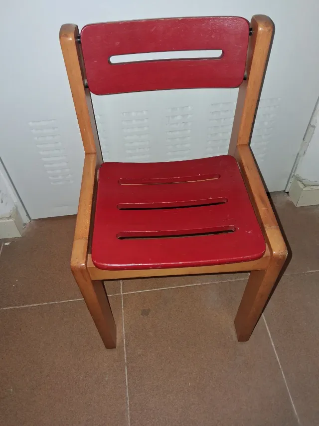 Silla infantil madera roja