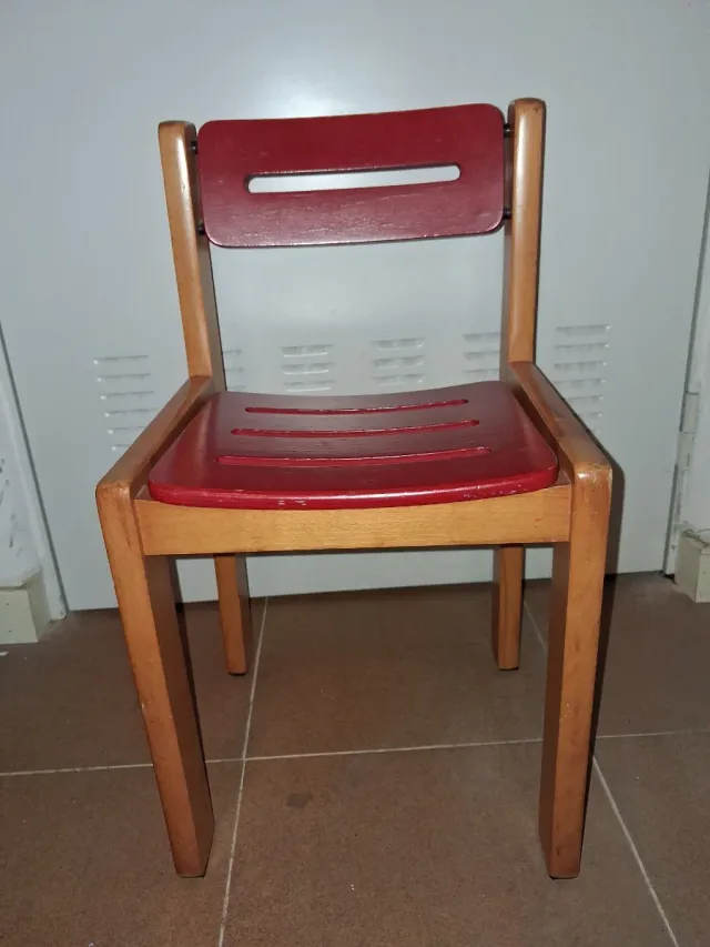 Silla infantil madera roja